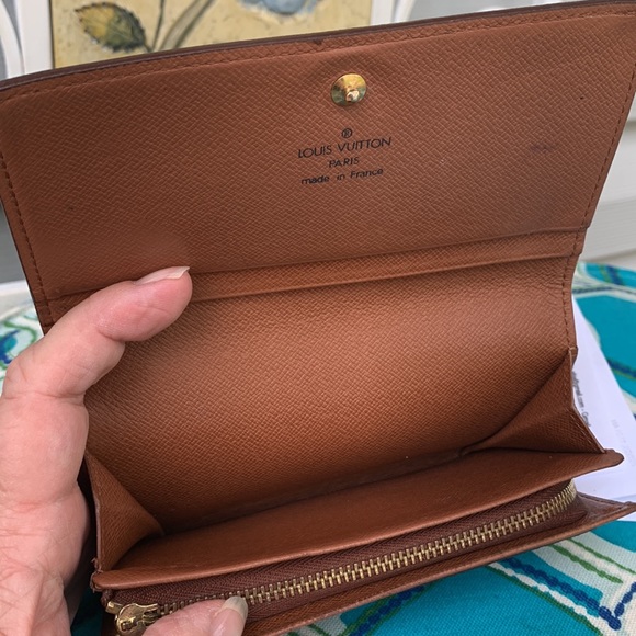 Beautiful Louis Vuitton Monogram Wallet - Picture 6 of 14